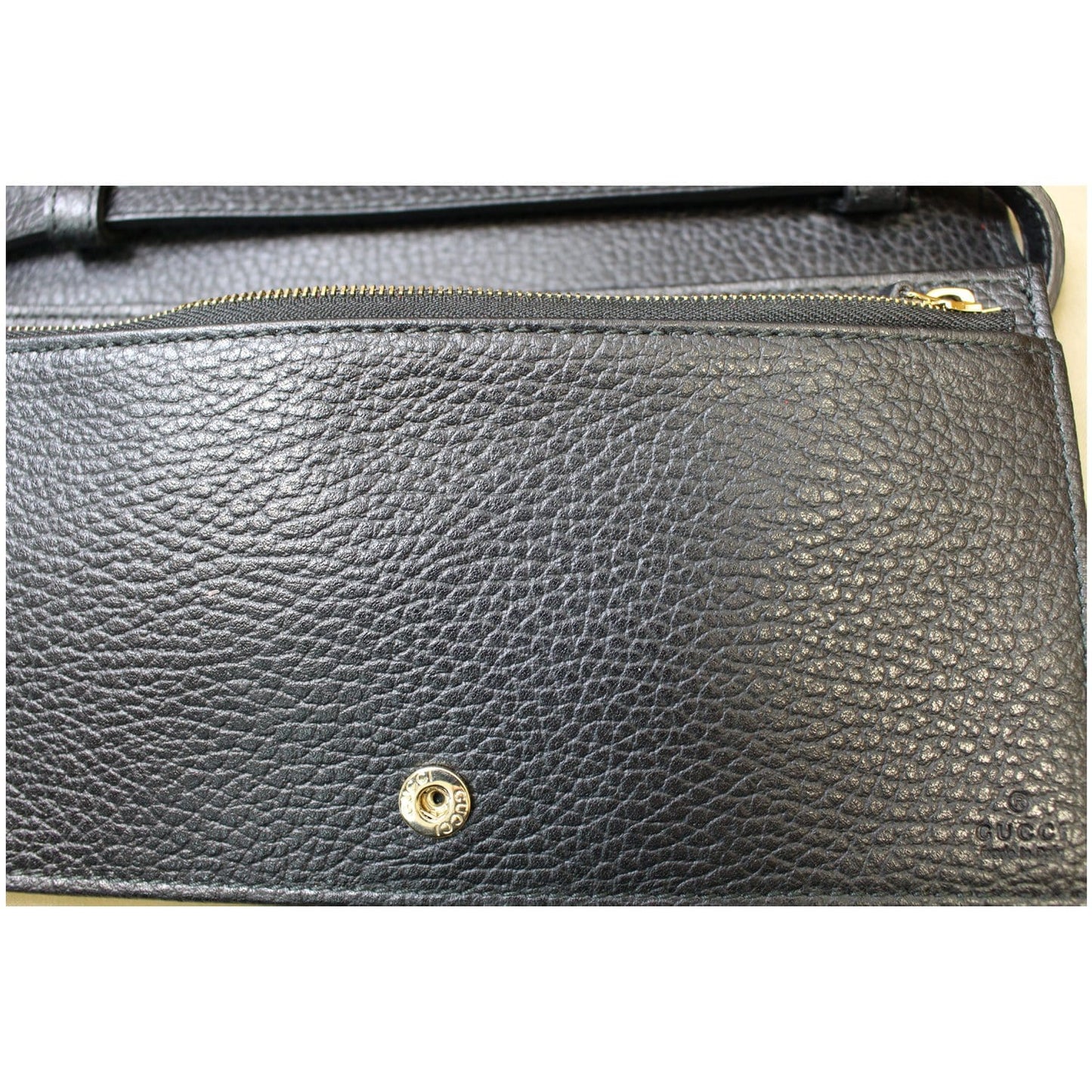 GUCCI Textured Leather Swing Crossbody Clutch Bag Black 368231