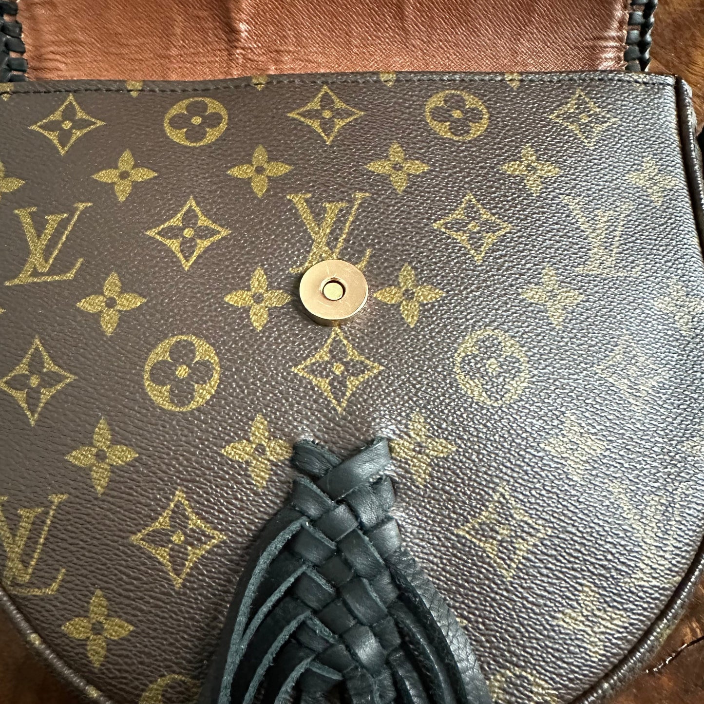 The Dove Crossbody -Orvis bags Monogram LV in Black