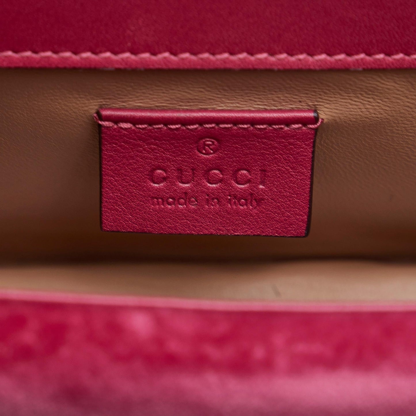 Gucci Broadway Velvet Crossbody Bag (SHG-VjDGrg)