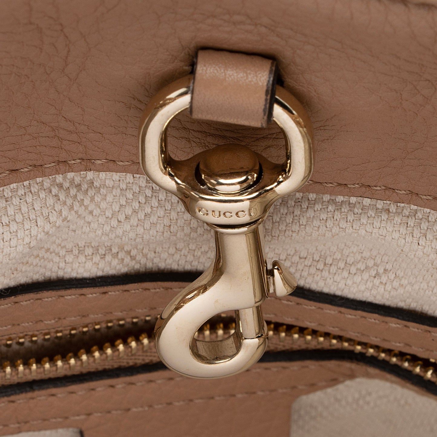 Gucci Canvas Soho Medium Shoulder Bag (SHF-gXwTPj)
