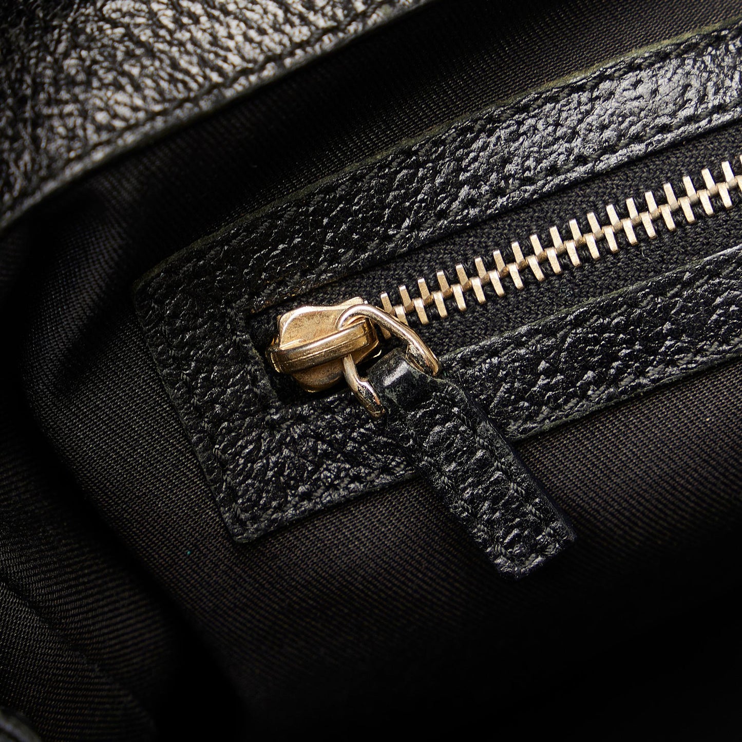 Gucci Charmy GG Canvas Shoulder Bag (SHG-26kHzx)