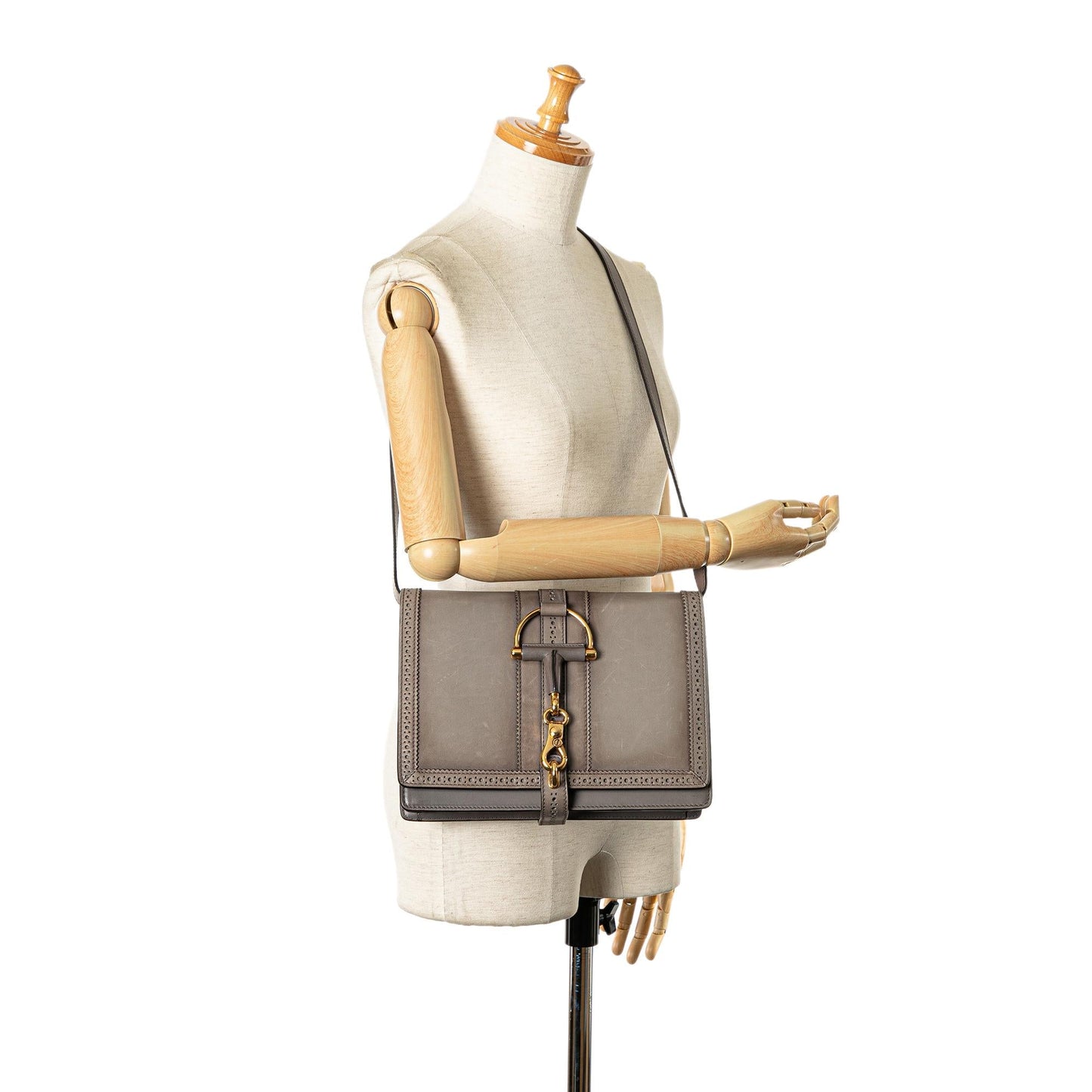 Gucci Duilio Brogue Leather Crossbody (SHG-Cn1jv6)
