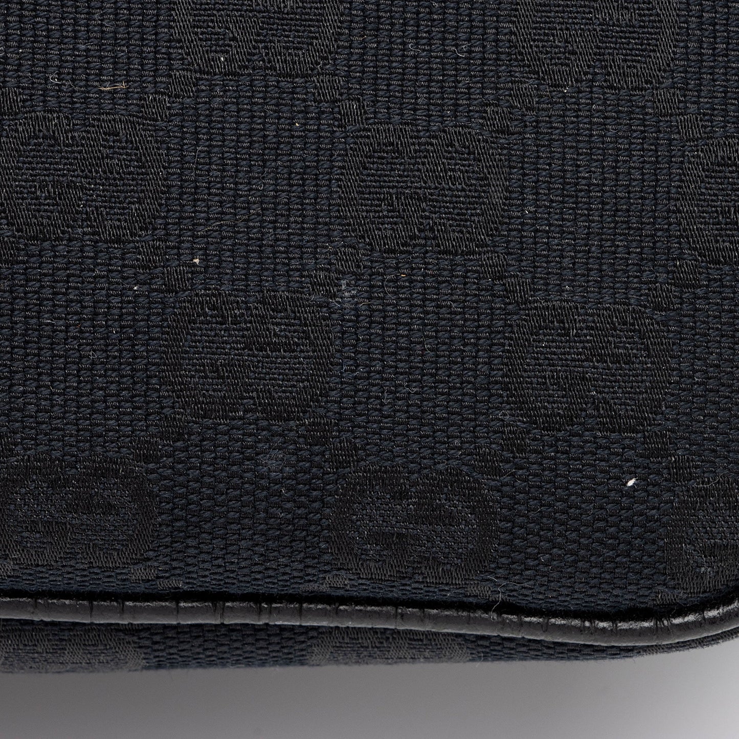 Gucci GG Canvas Classic Pochette (SHF-8YZvvs)