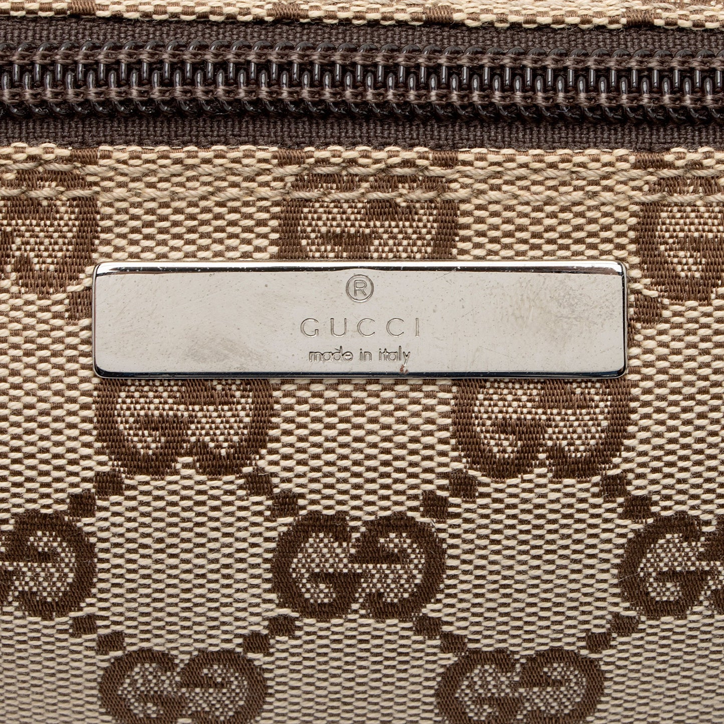 Gucci GG Canvas Classic Pochette (SHF-jRMlTd)