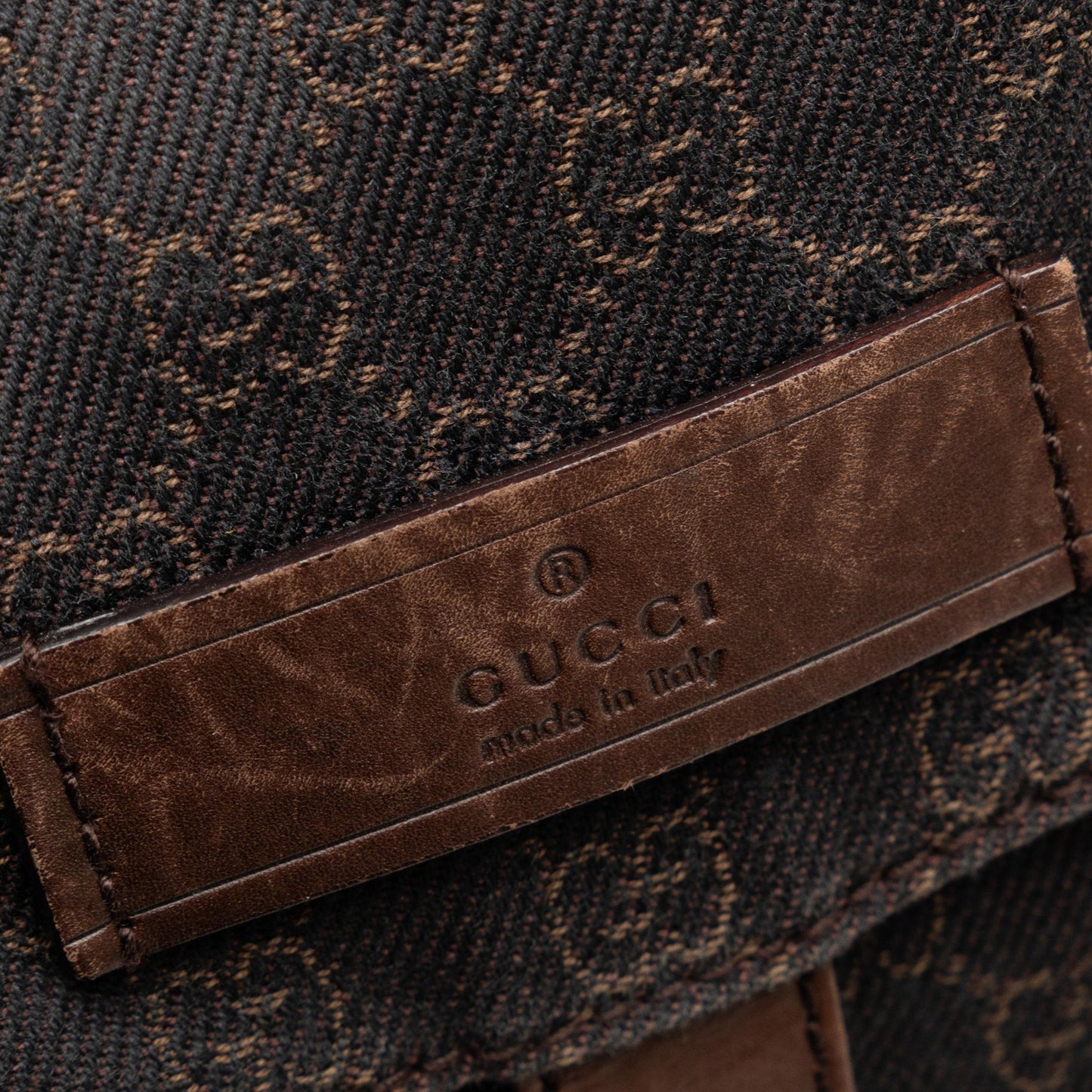 Gucci GG Canvas Crossbody Bag (SHG-ut3J0m)