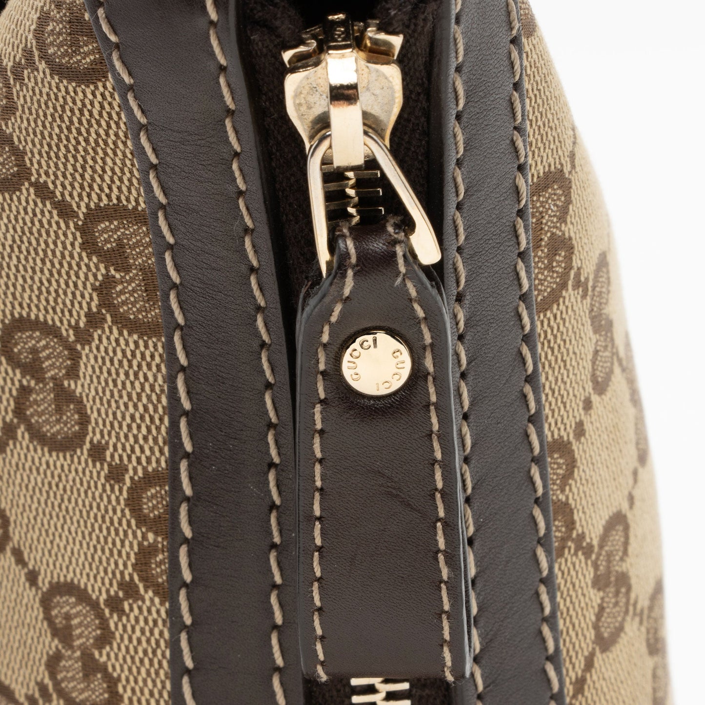 Gucci GG Canvas Interlocking Heart Crossbody Bag (SHF-2gSnDY)