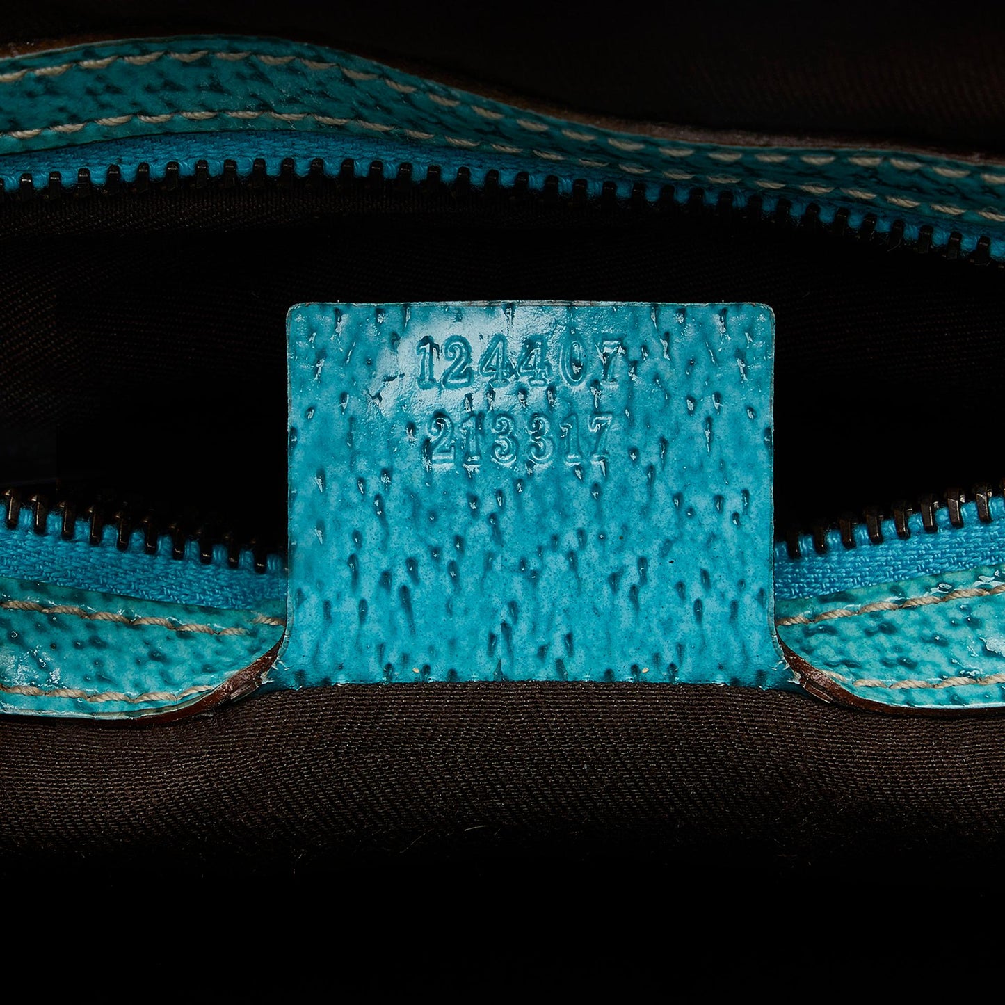 Gucci GG Canvas Nailhead Jackie Bardot (SHG-KfMLGA)