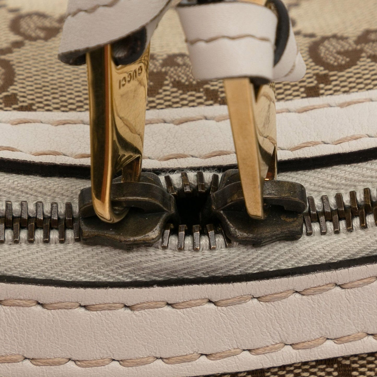 Gucci GG Canvas Running Satchel (SHG-GaGvS8)