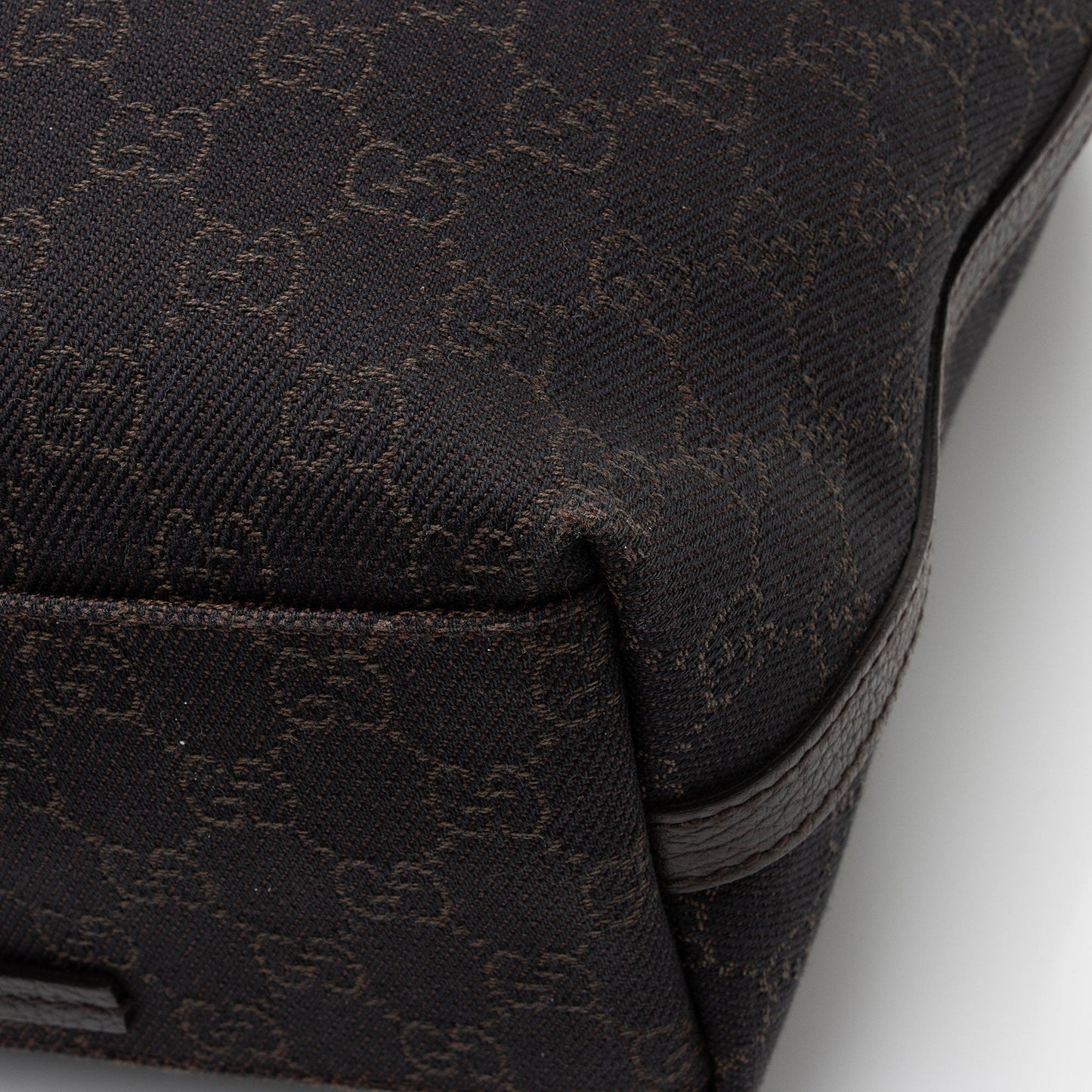 Gucci GG Denim Gifford Medium Tote (SHF-Z5HiOr)