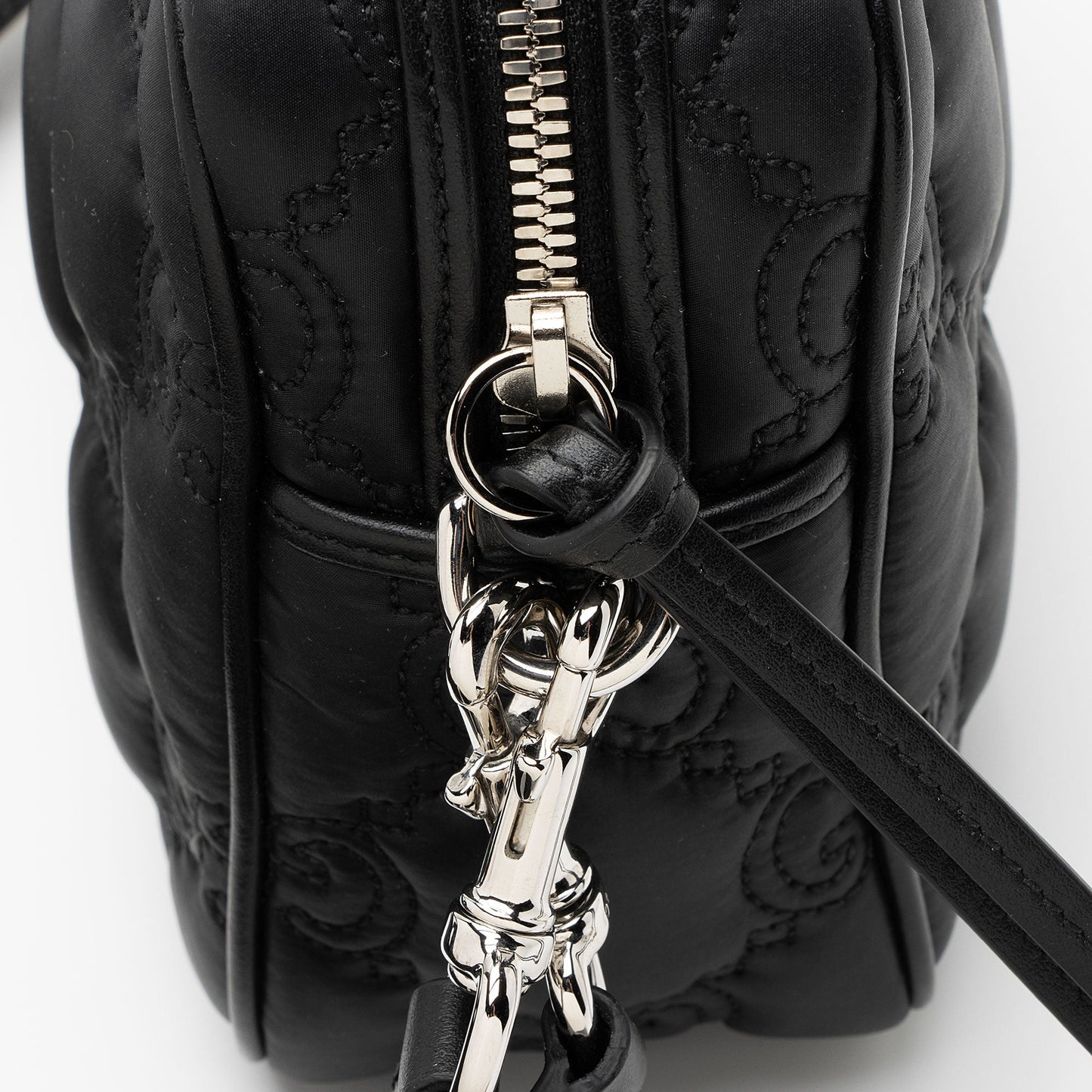 Gucci GG Matelasse Small Shoulder Bag (SHF-lqqc7w)