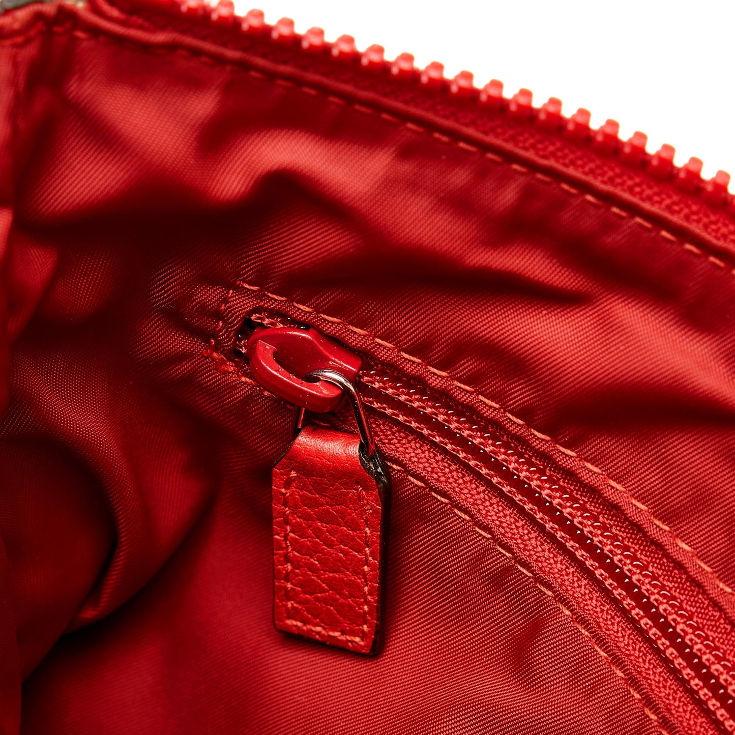 Gucci GG Nylon Crossbody Bag (SHG-1cIuee)