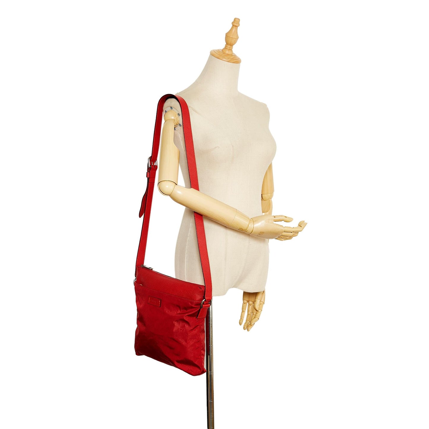 Gucci GG Nylon Crossbody Bag (SHG-1cIuee)