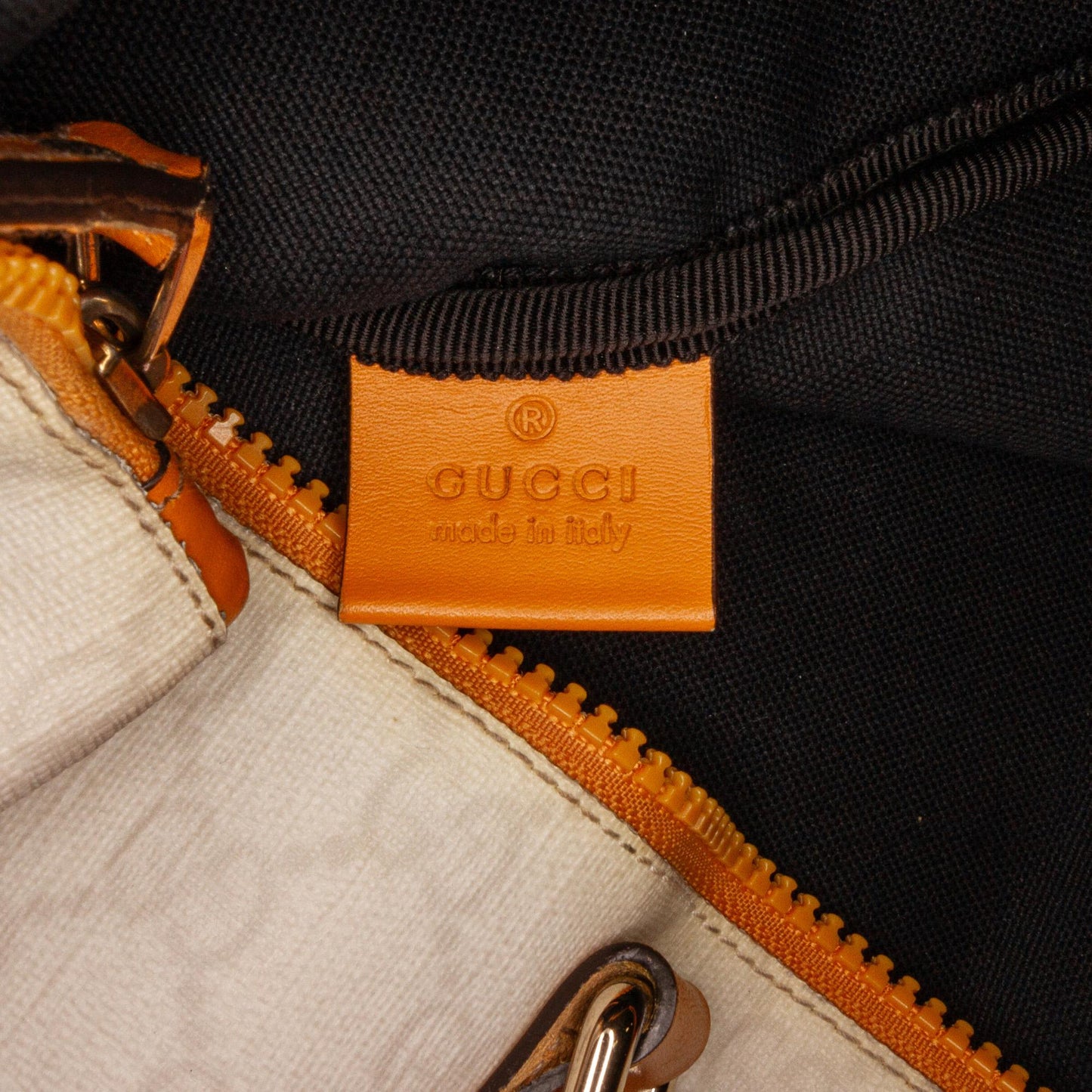 Gucci GG Plus Tote (SHG-2NNUys)