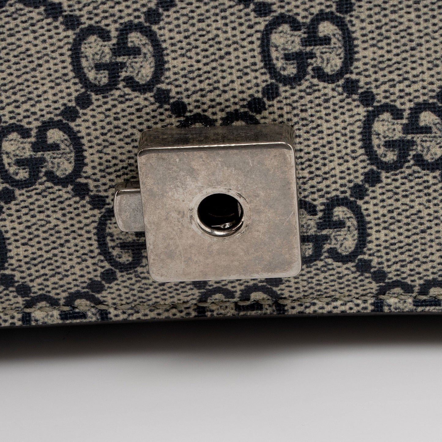 Gucci GG Supreme Blooms Dionysus Small Shoulder Bag (SHF-X2N0d4)
