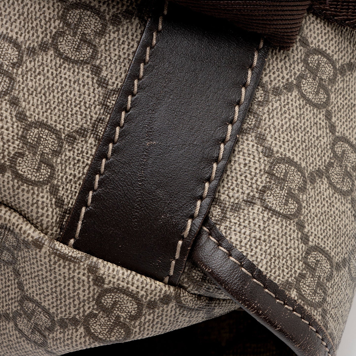 Gucci GG Supreme Buckle Backpack (SHF-143x2E)