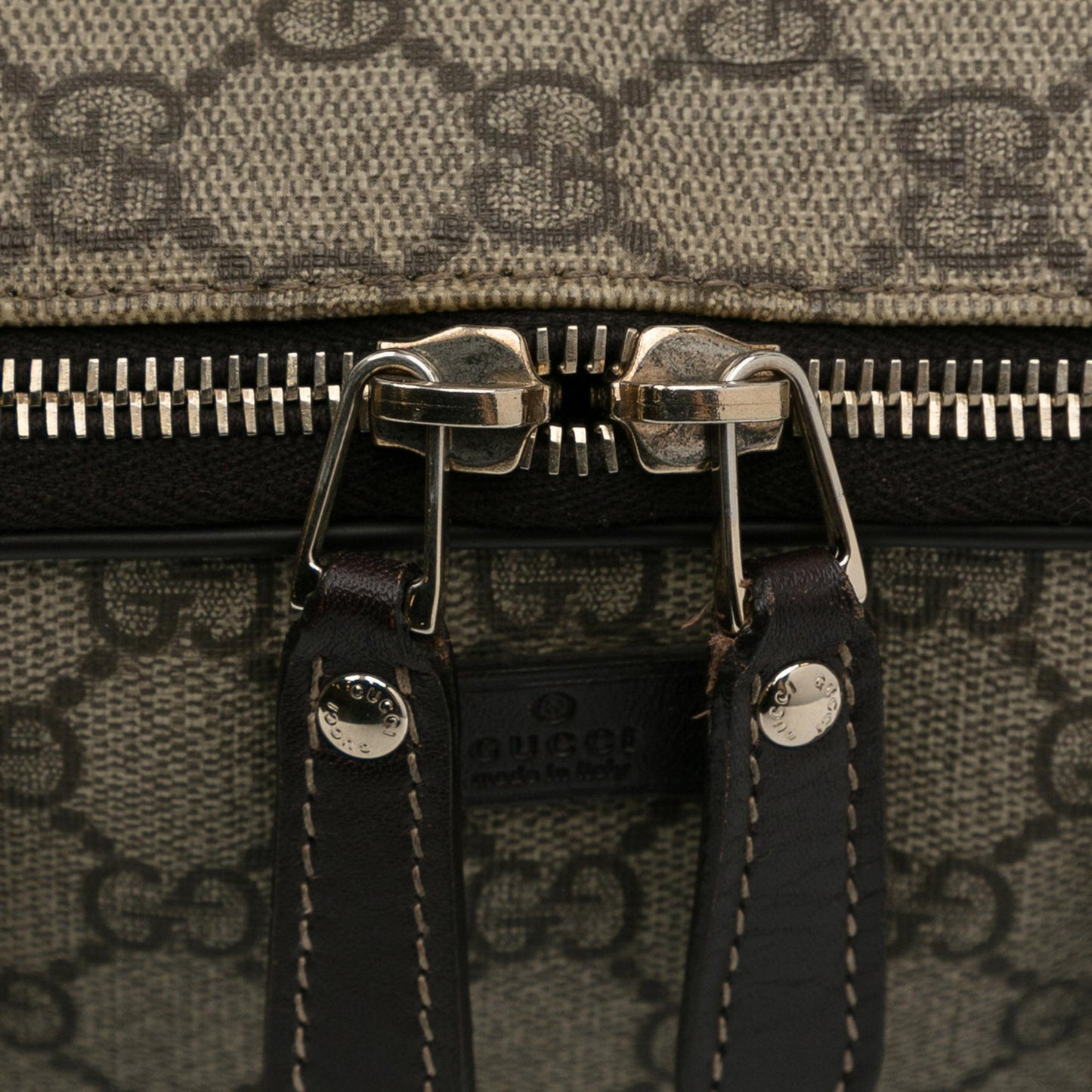 Gucci GG Supreme Business Bag (SHG-kI4nzT)