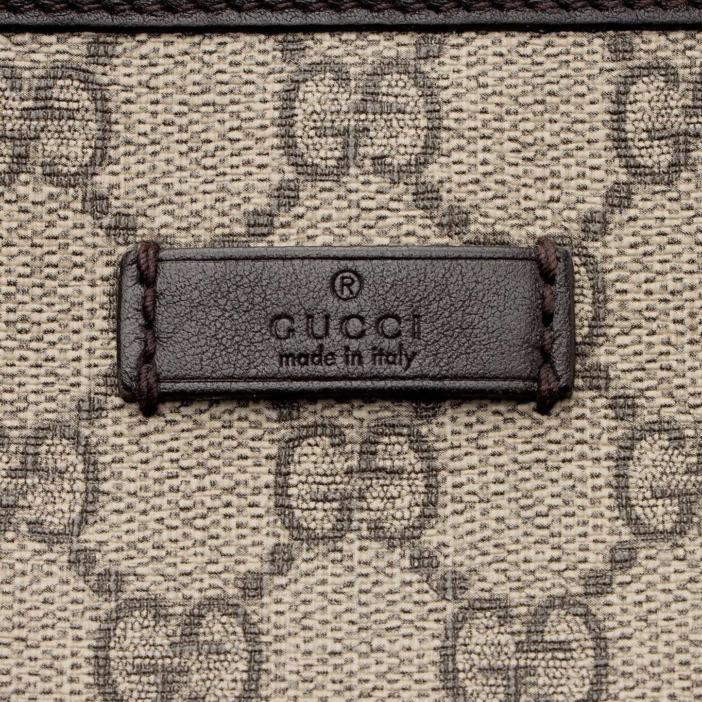 Gucci GG Supreme Classic Flat Medium Messenger Bag (SHF-z1jpvQ)