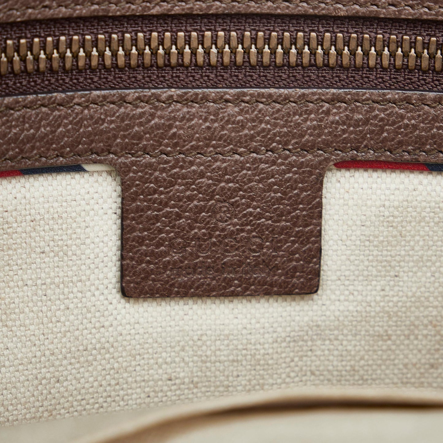 Gucci GG Supreme Courrier Crossbody Bag (SHG-NgCfeH)