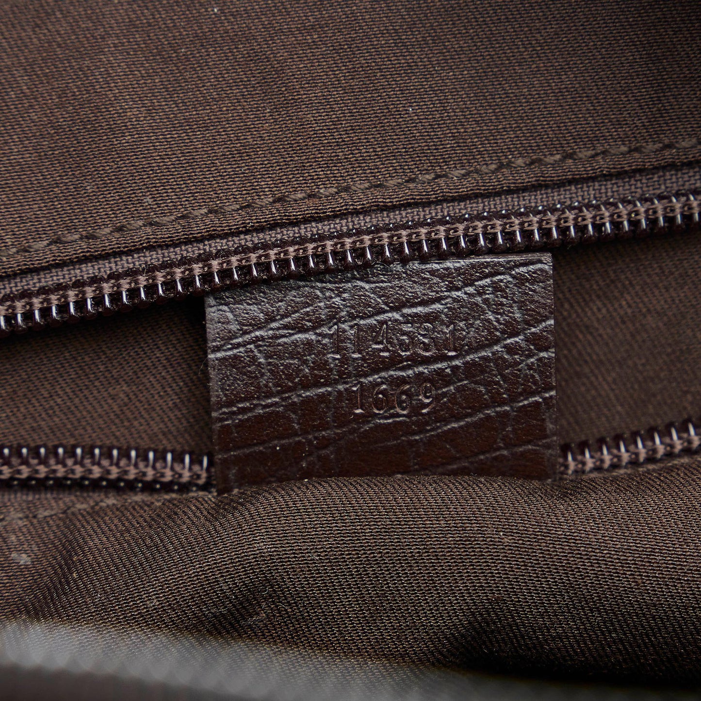 Gucci GG Supreme Crossbody Bag (SHG-c3Wr8A)