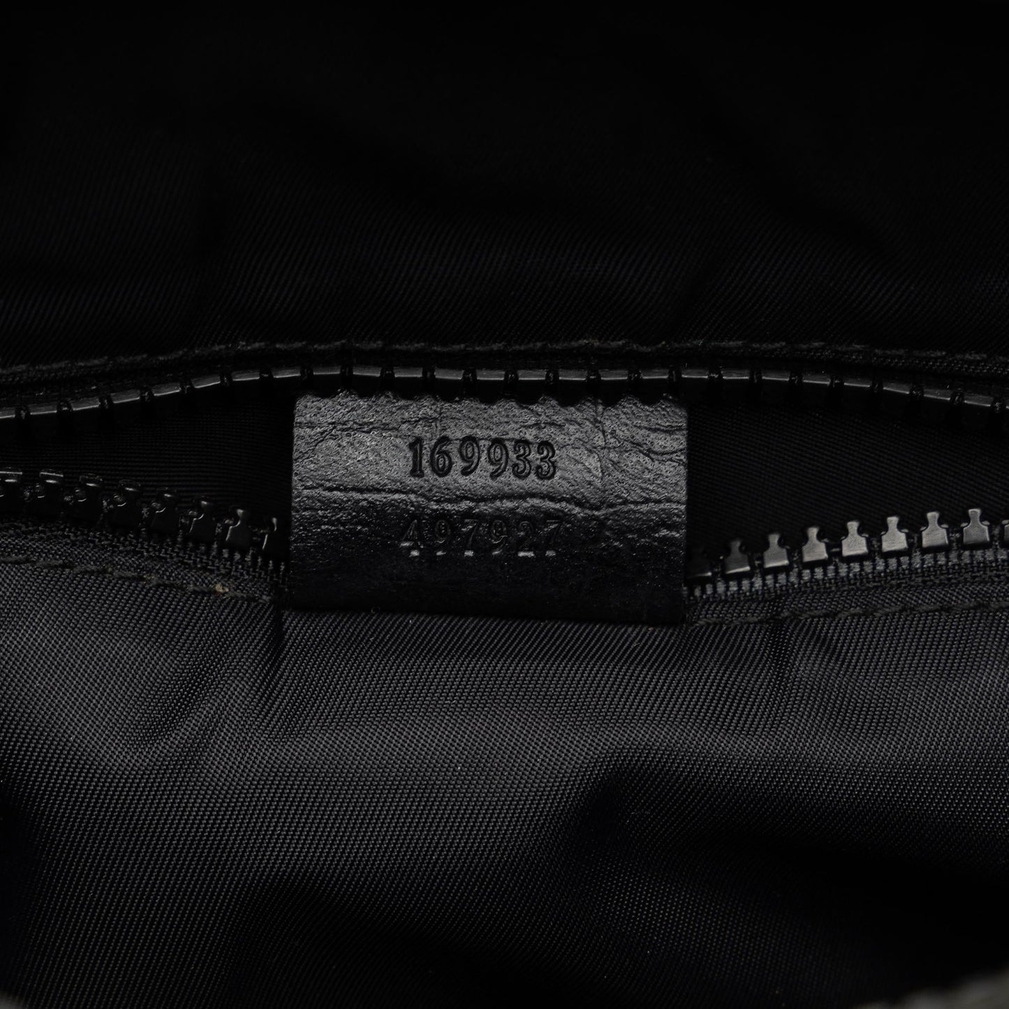 Gucci GG Supreme Crossbody Bag (SHG-KnViiJ)
