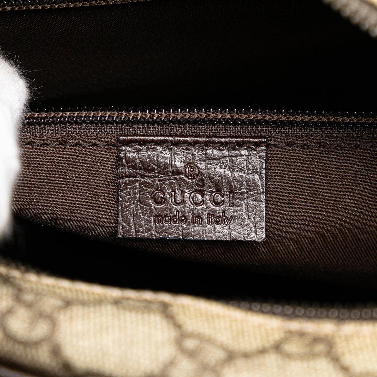Gucci GG Supreme Crossbody Bag (SHG-liEgwg)