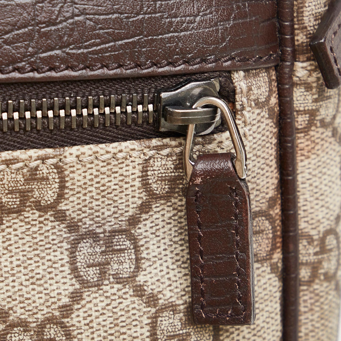 Gucci GG Supreme Crossbody (SHG-58rag1)