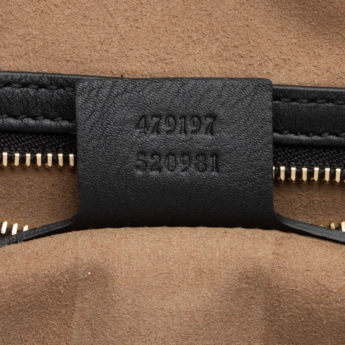 Gucci GG Supreme Padlock Chain Medium Shoulder Bag (SHF-HpZzJo)