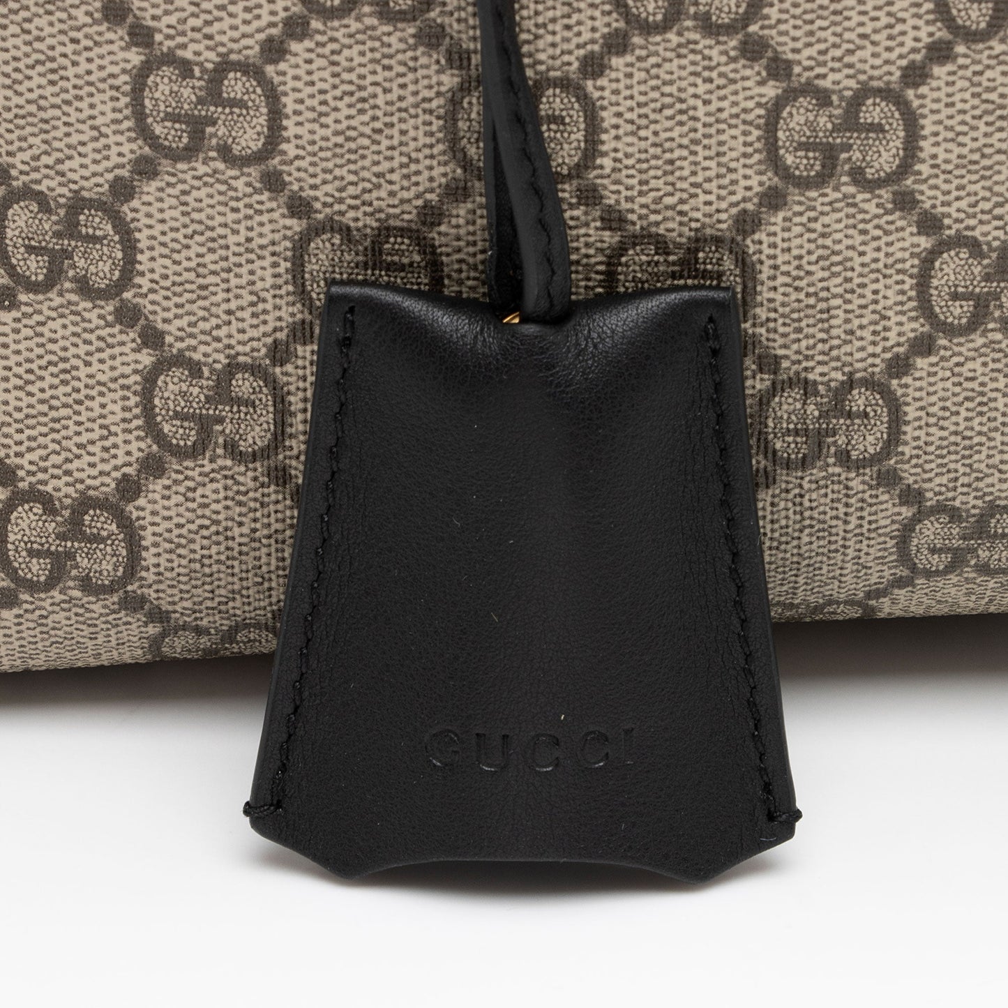Gucci GG Supreme Padlock Chain Medium Shoulder Bag (SHF-HpZzJo)