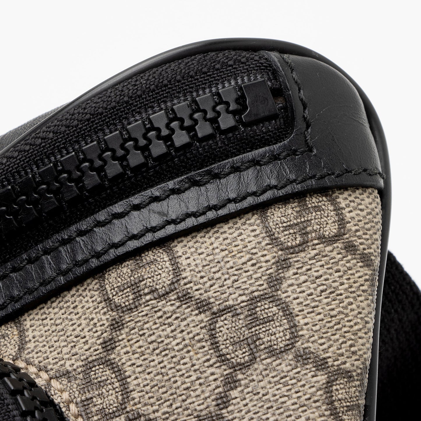 Gucci GG Supreme Small Belt Bag (SHF-Owq7L8)