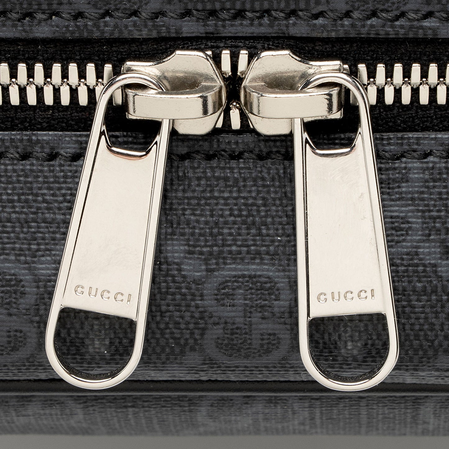 Gucci GG Supreme Square Shoulder Bag (SHF-6wuVCQ)
