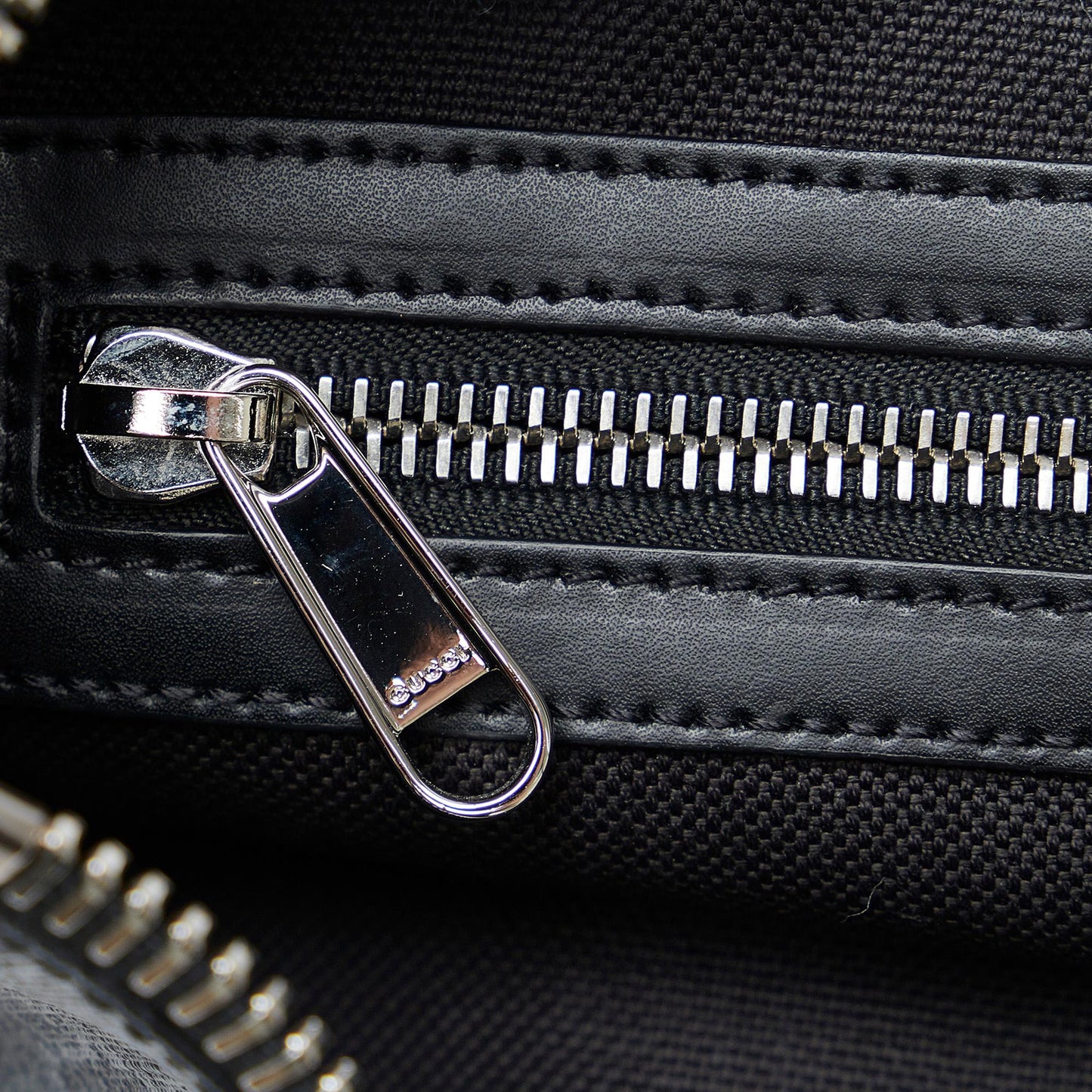 Gucci GG Supreme Web Crossbody Bag (SHG-gkkz7w)