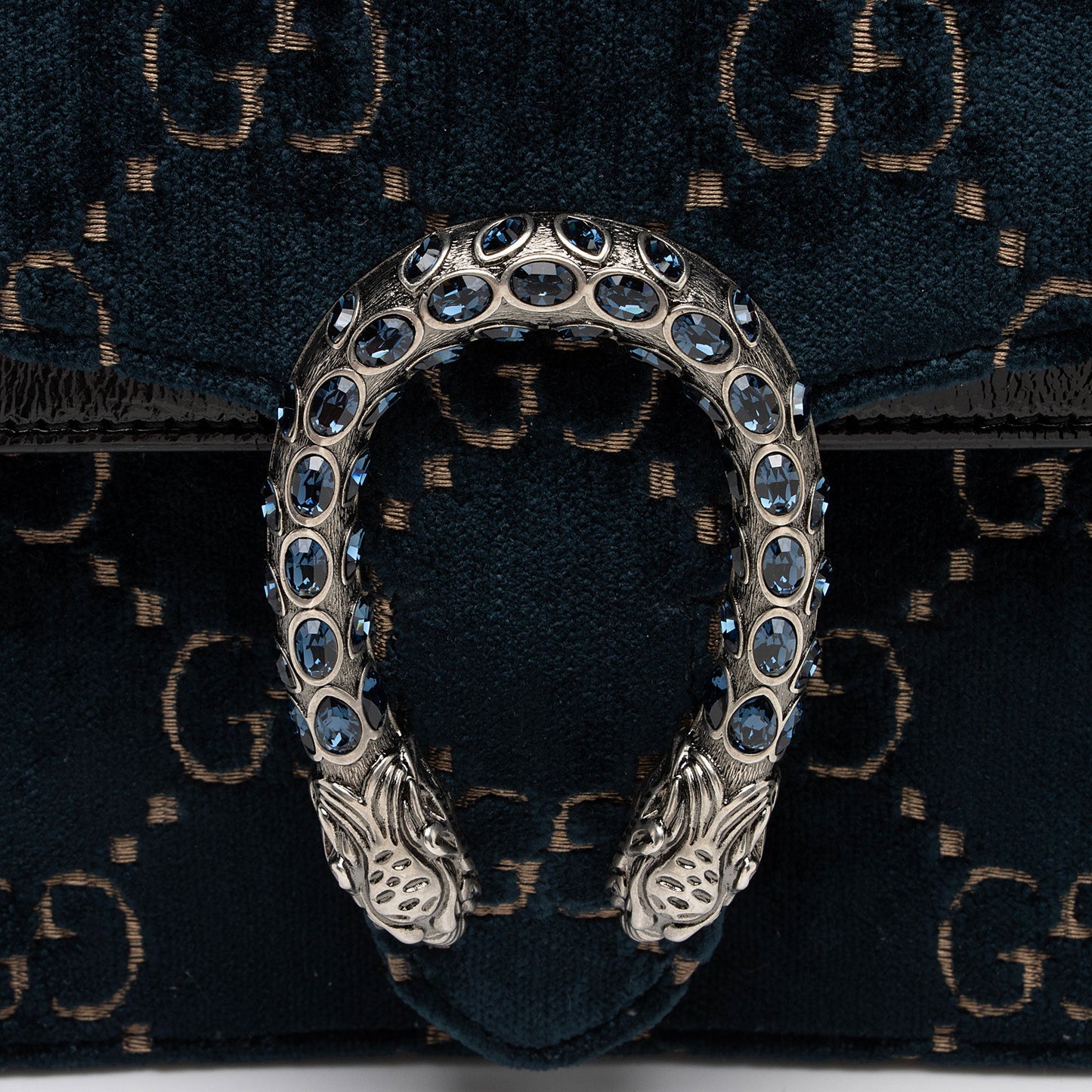 Gucci GG Velvet Dionysus Small Shoulder Bag (SHF-KJgwRg)