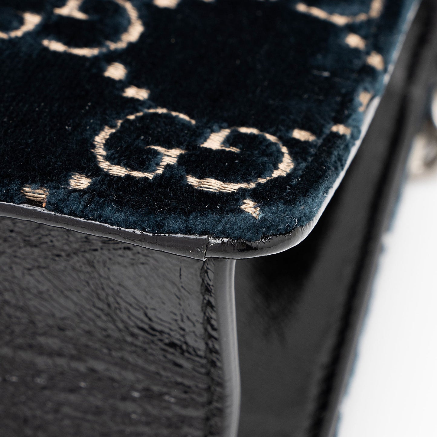 Gucci GG Velvet Dionysus Small Shoulder Bag (SHF-KJgwRg)