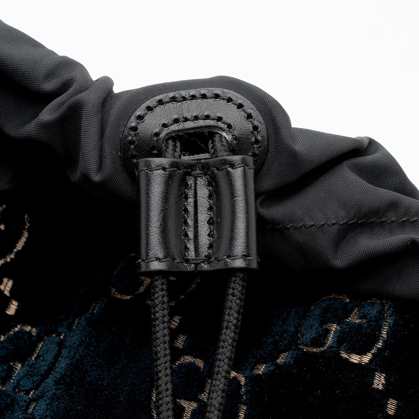Gucci GG Velvet Medium Flap Backpack (SHF-6tMz52)