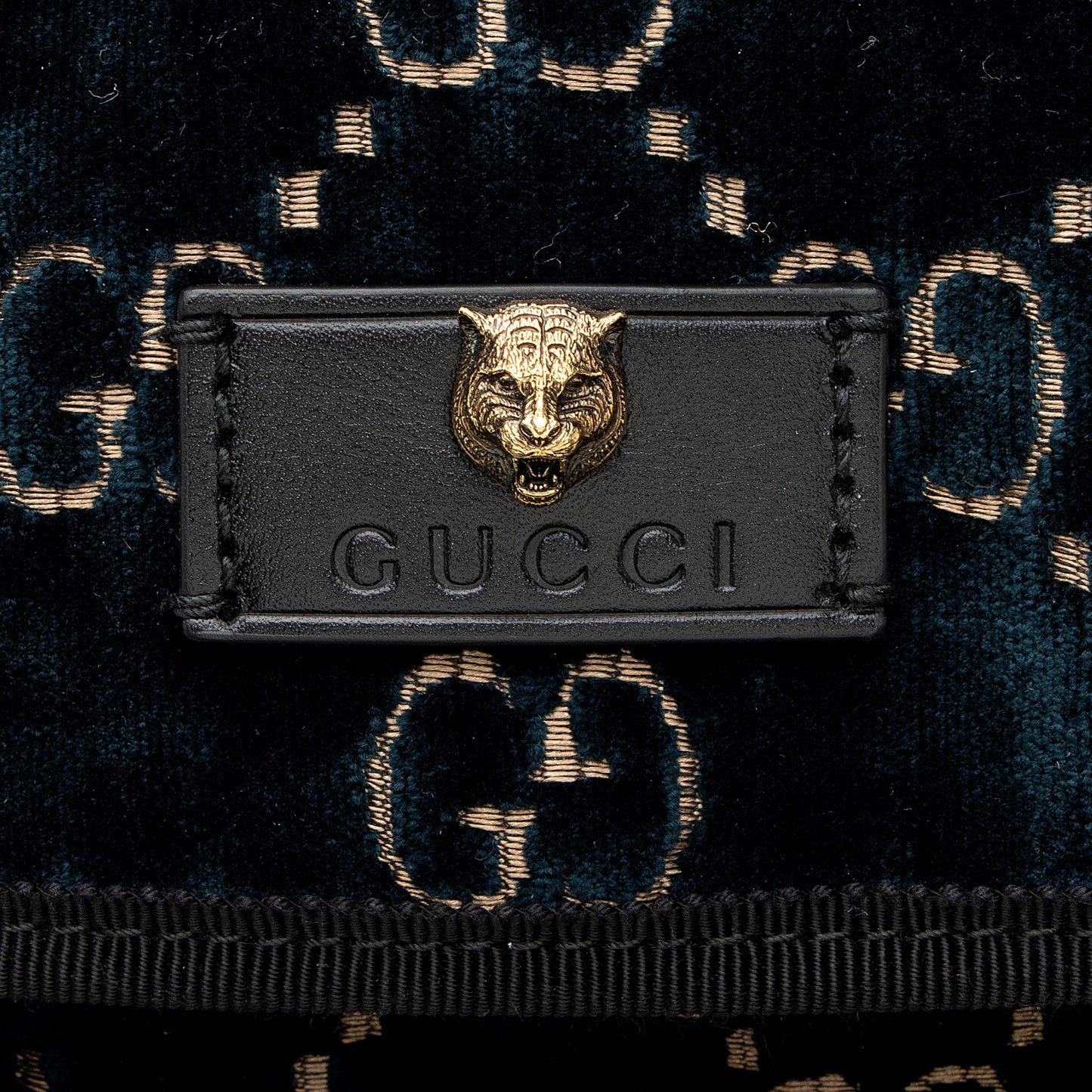 Gucci GG Velvet Medium Flap Backpack (SHF-6tMz52)