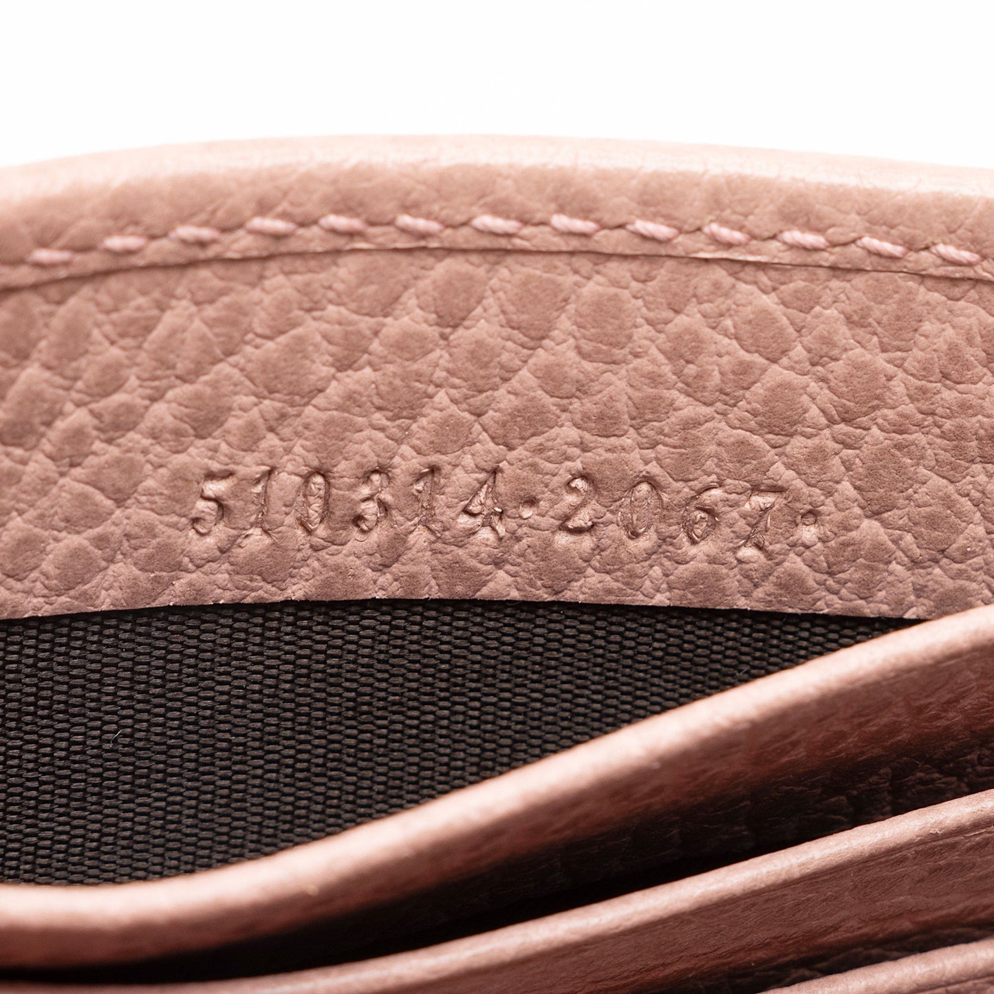 Gucci Leather Interlocking G Chain Wallet (SHF-ynDxvx)