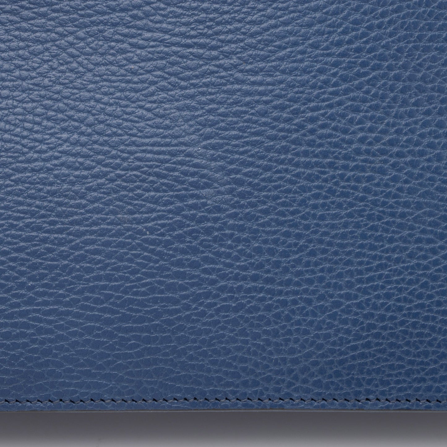 Gucci Leather Interlocking G Medium Shoulder Bag (SHF-zDeXwf)
