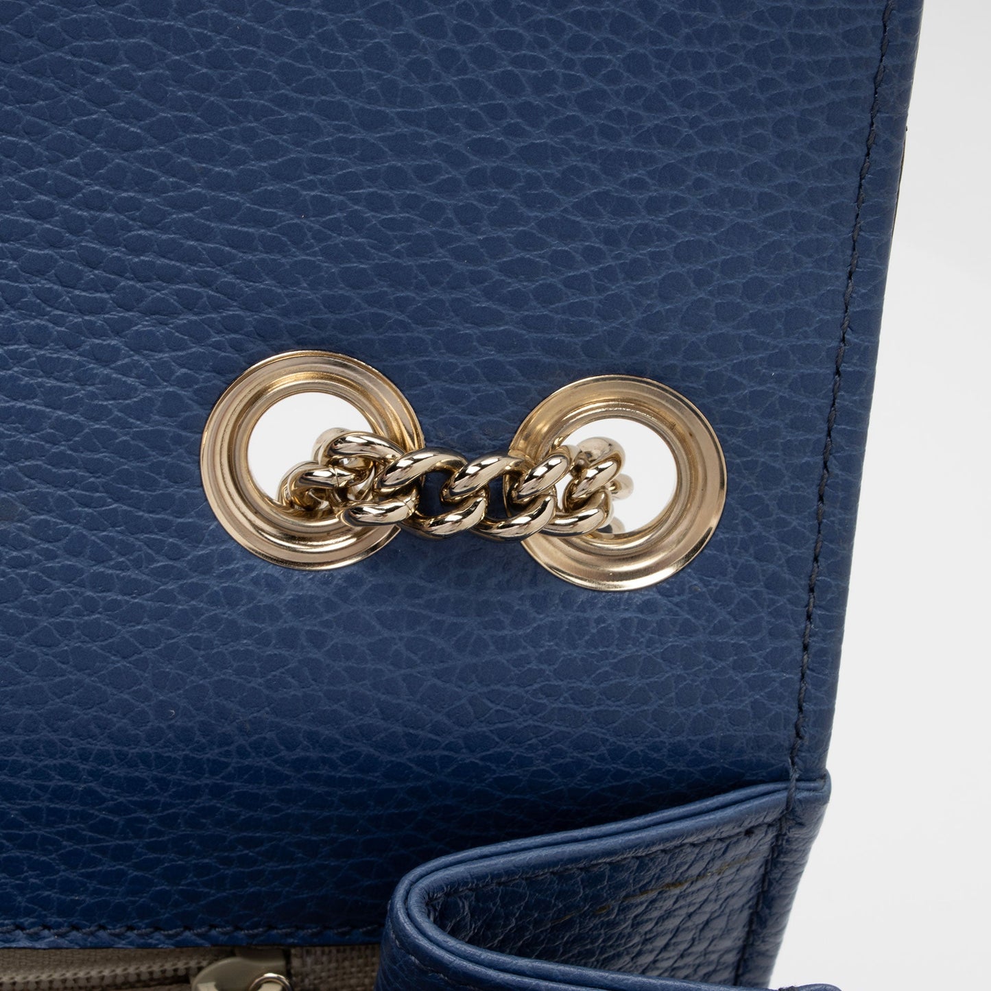 Gucci Leather Interlocking G Medium Shoulder Bag (SHF-zDeXwf)