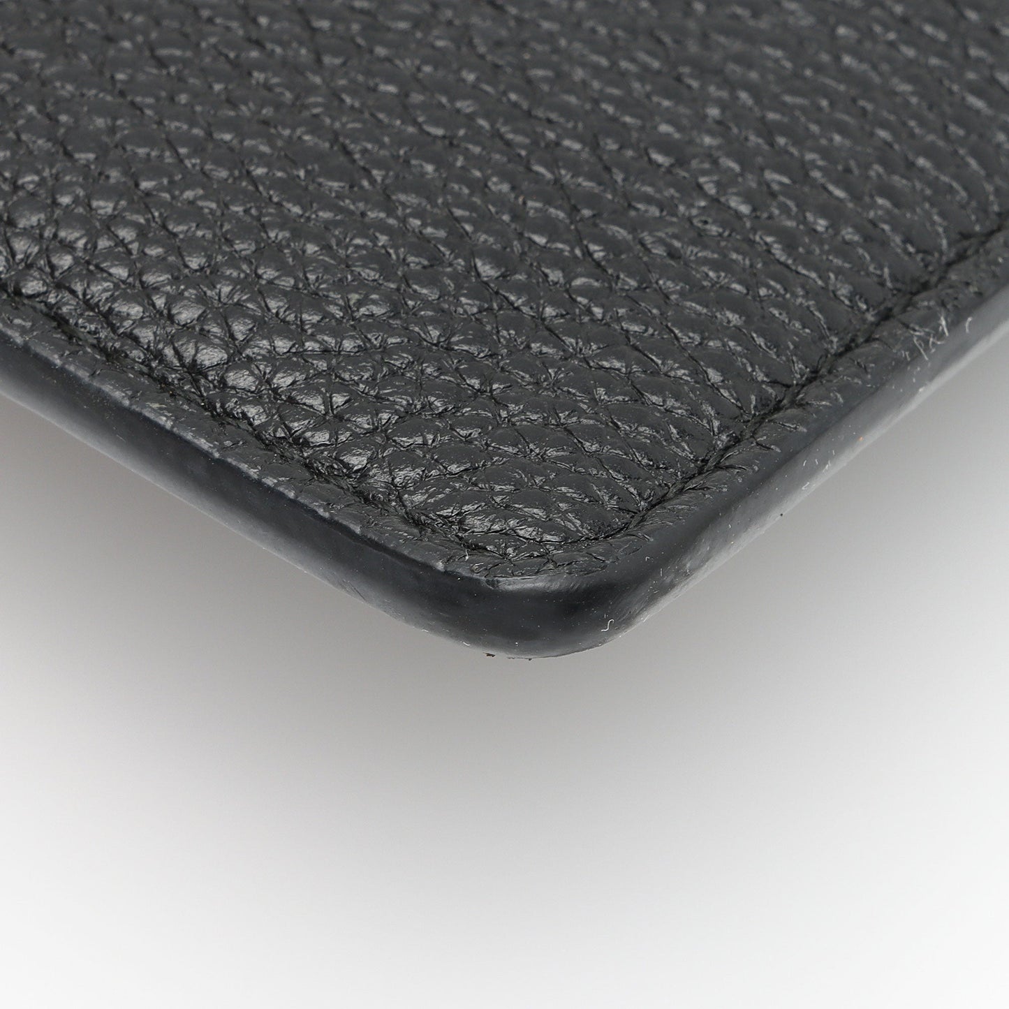 Gucci Grained Leather Zumi Pouch (SHF-AvV2u4)