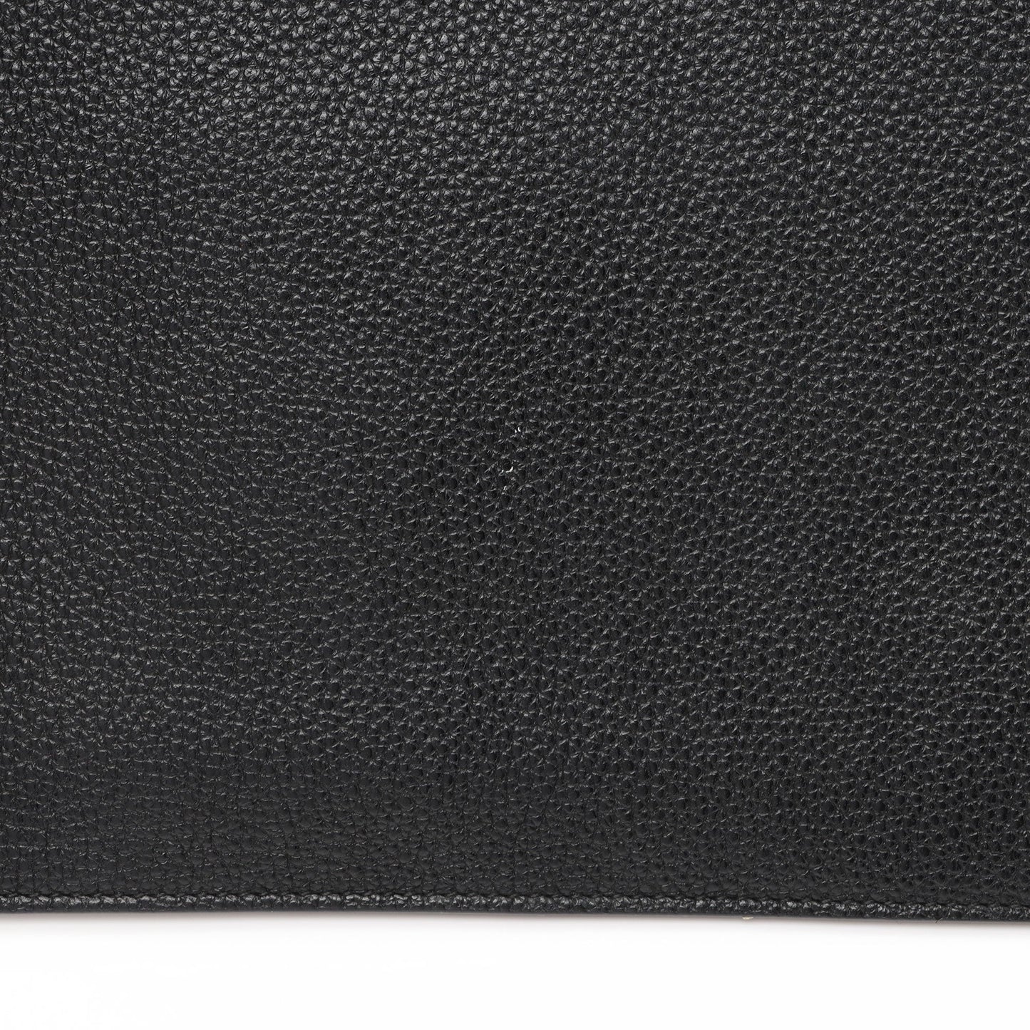Gucci Grained Leather Zumi Pouch (SHF-AvV2u4)