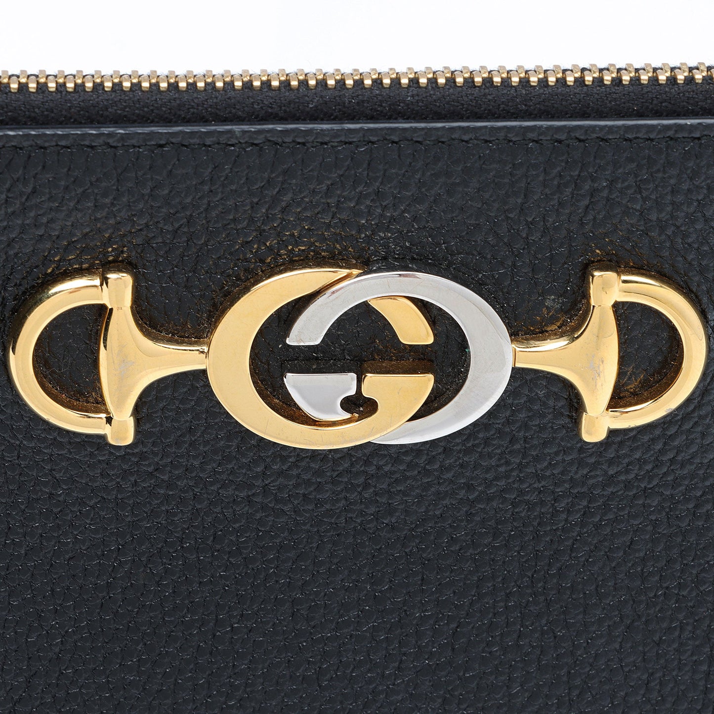 Gucci Grained Leather Zumi Pouch (SHF-AvV2u4)