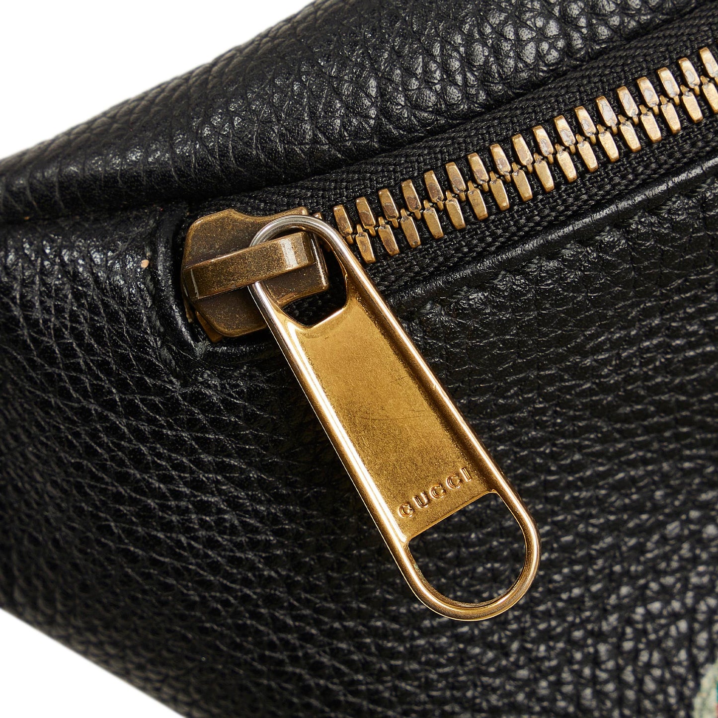 Gucci Gucci Logo Belt Bag (SHG-7oYgXD)