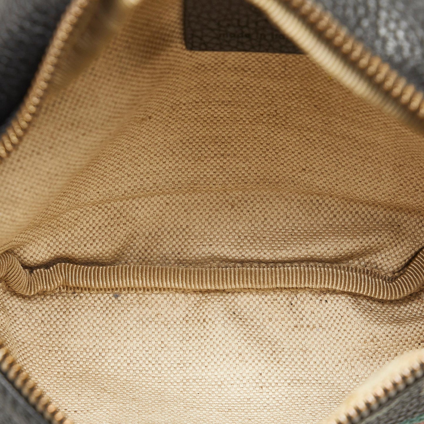 Gucci Gucci Logo Belt Bag (SHG-7oYgXD)