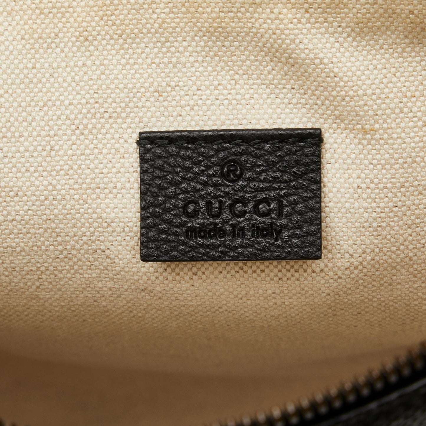 Gucci Gucci Logo Leather Clutch Bag (SHG-Gyg3CU)