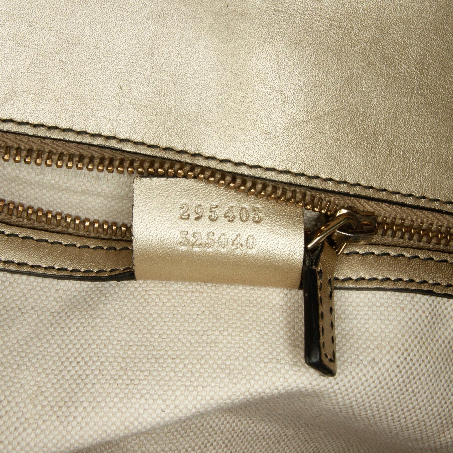 Gucci Guccissima Emily Shoulder Bag (SHG-RFwiJ3)