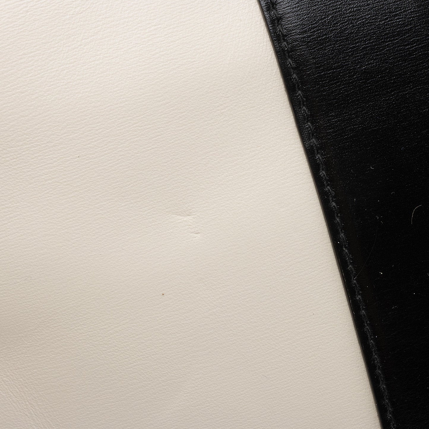 Gucci Leather Arli Medium Shoulder Bag (SHF-NCcLj2)