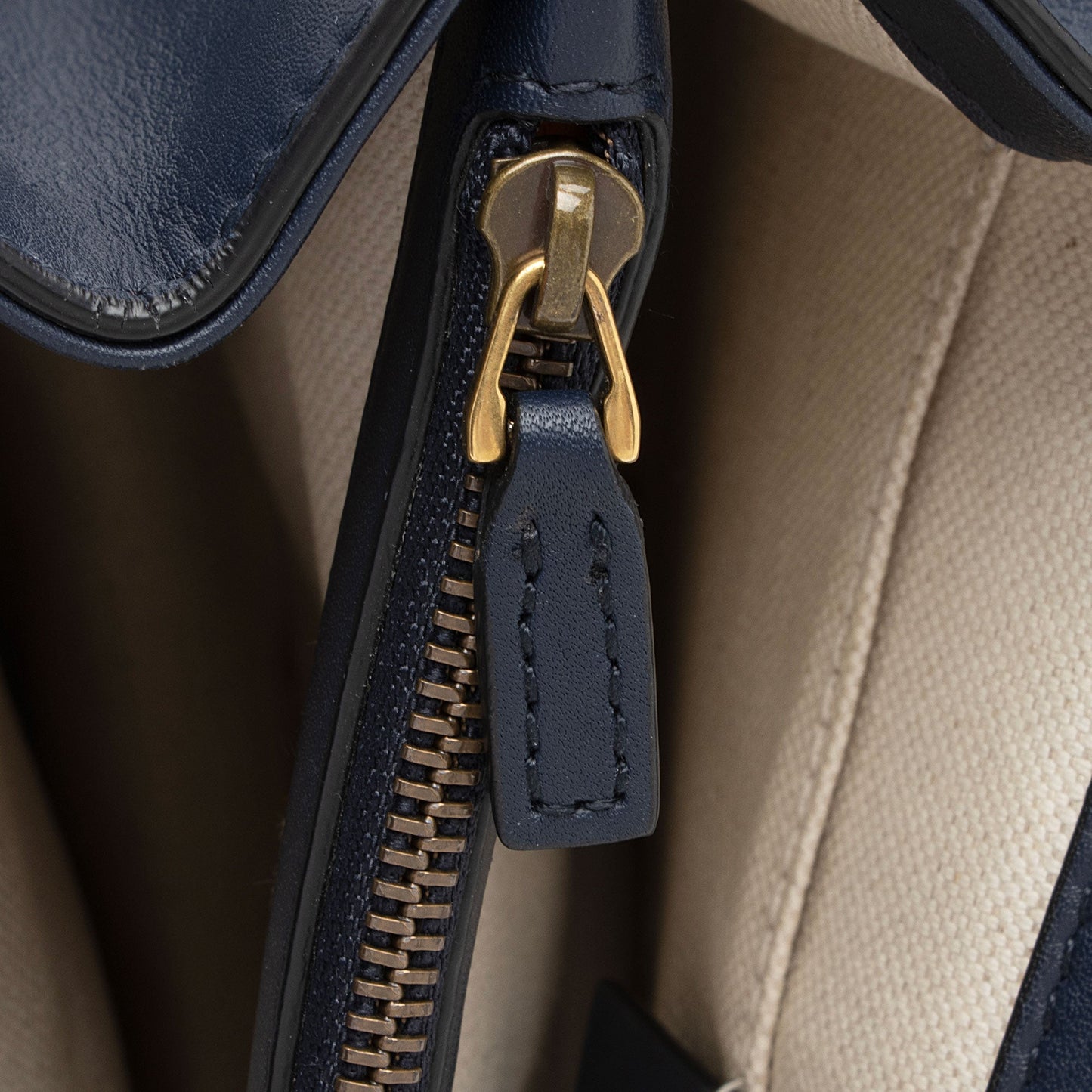 Gucci Leather Bamboo Dionysus Medium Top Handle (SHF-ZwptD2)