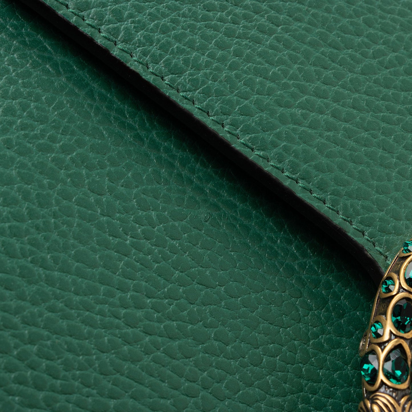 Gucci Leather Crystal Dionysus Chain Wallet (SHF-roOomv)