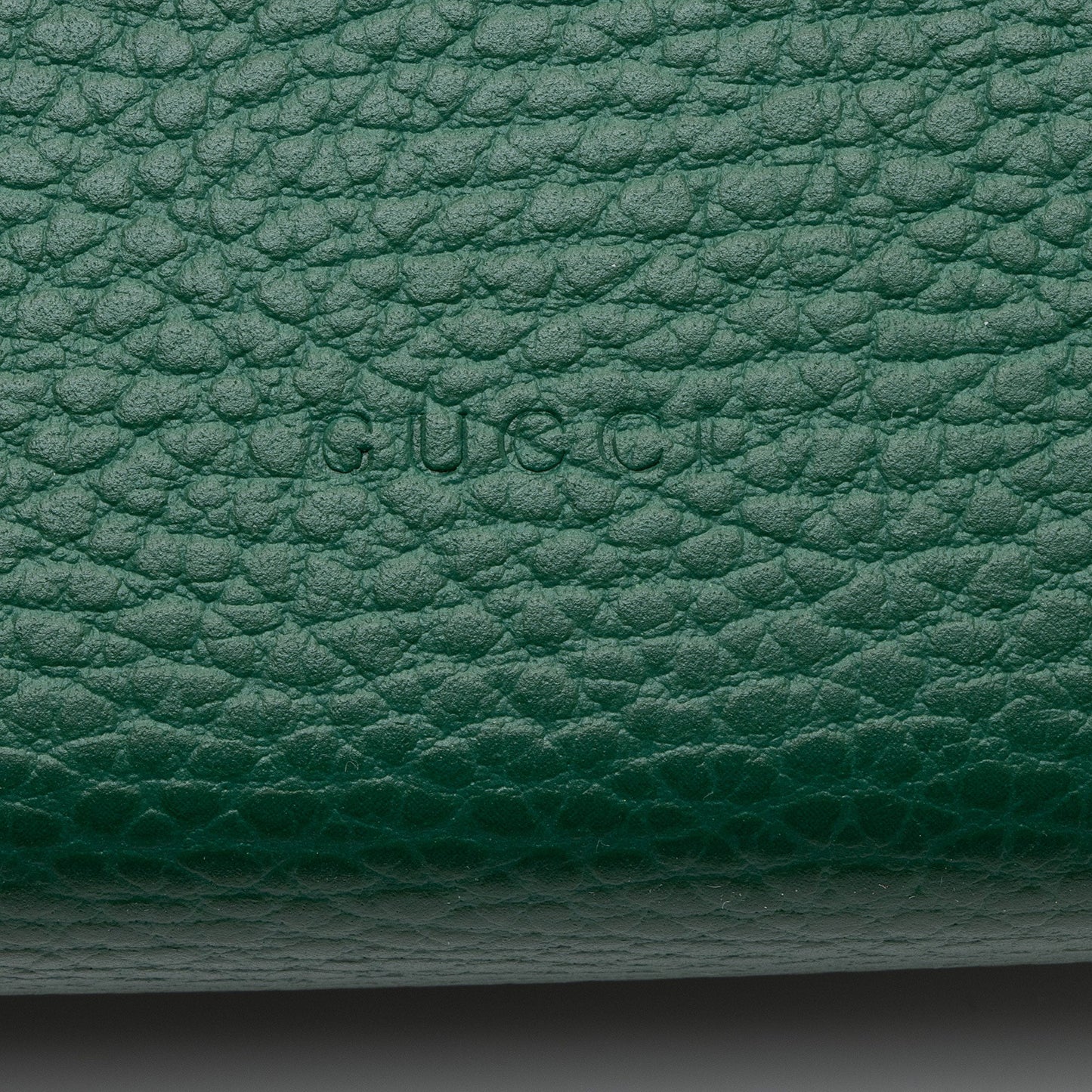 Gucci Leather Crystal Dionysus Chain Wallet (SHF-roOomv)