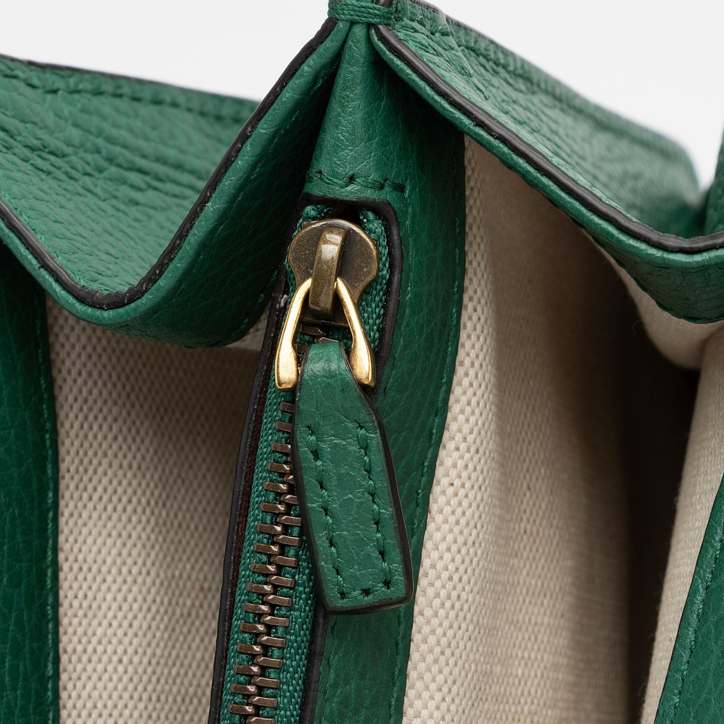 Gucci Leather Crystal Dionysus Small Shoulder Bag (SHF-0jMRJC)